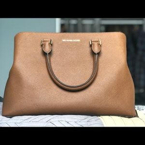 Beautiful Michael Kors Savannah Satchel in Luggage